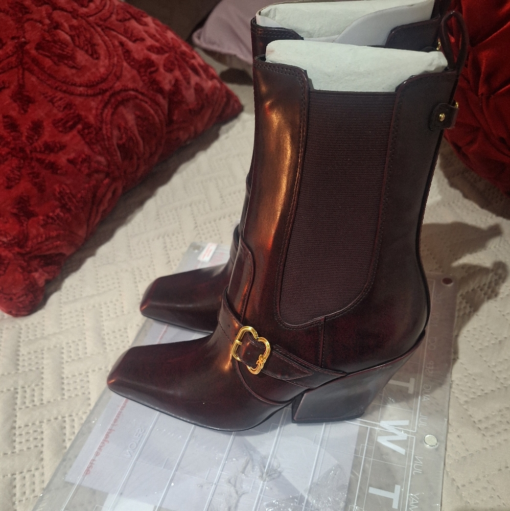 Boots - Picture 2 of 3